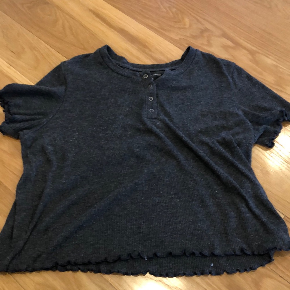 Half button grey ribbed american eagle t shirt